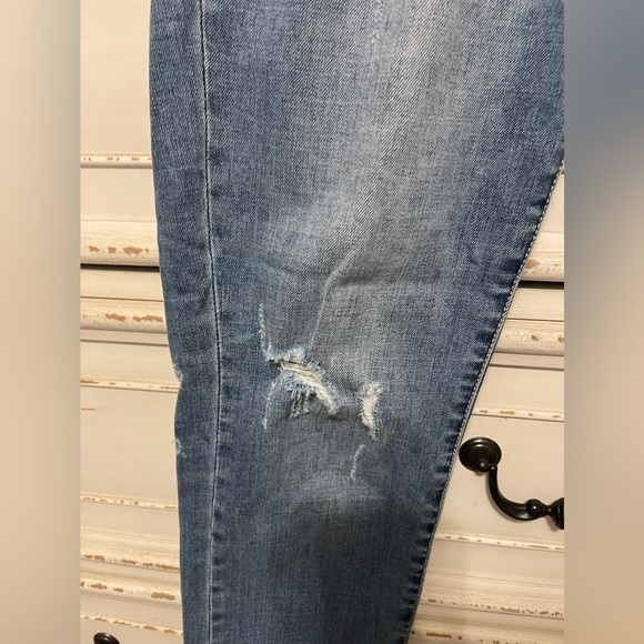 Dear John Madison Girlfriend Cropped Jeans - Picture 2 of 8